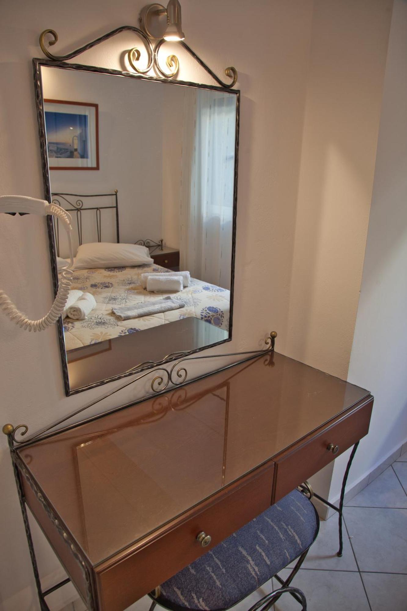 Hotel Andreas - Agistri Skála Dış mekan fotoğraf